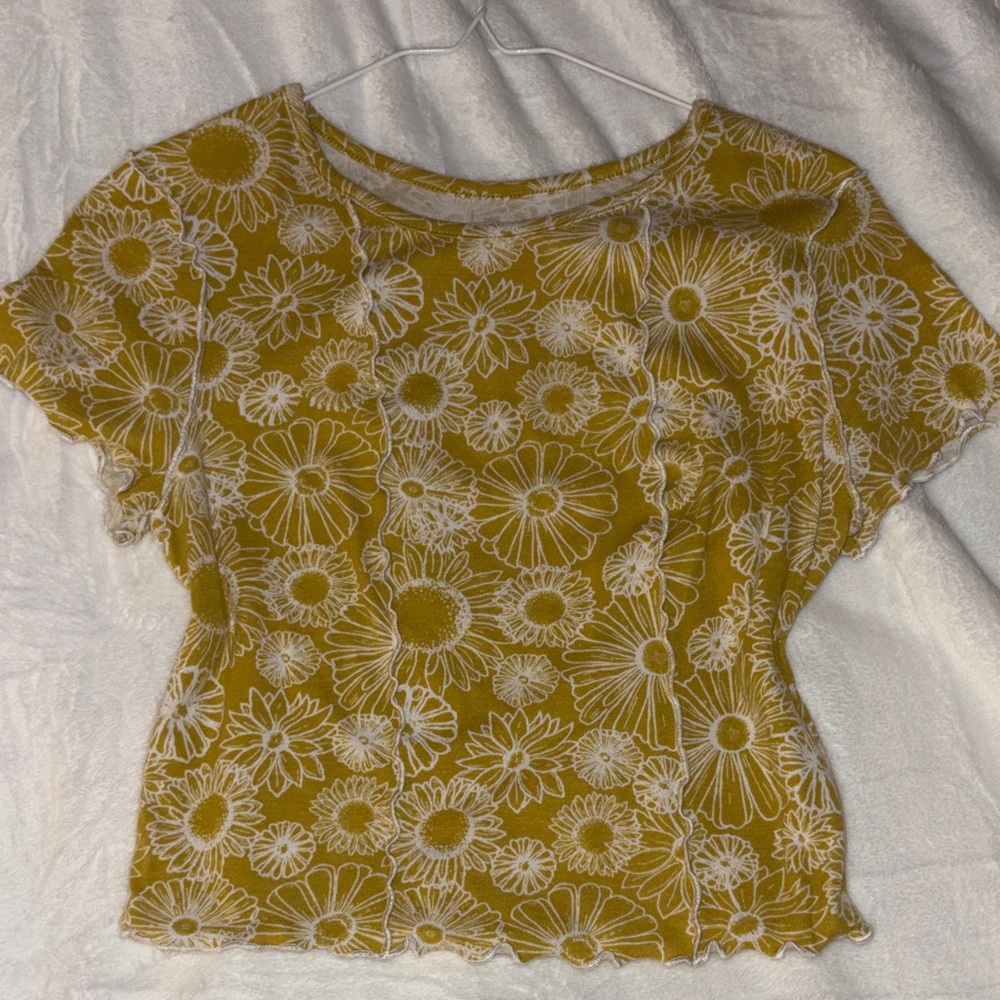 SO Mustard Floral Short Sleeve Tee